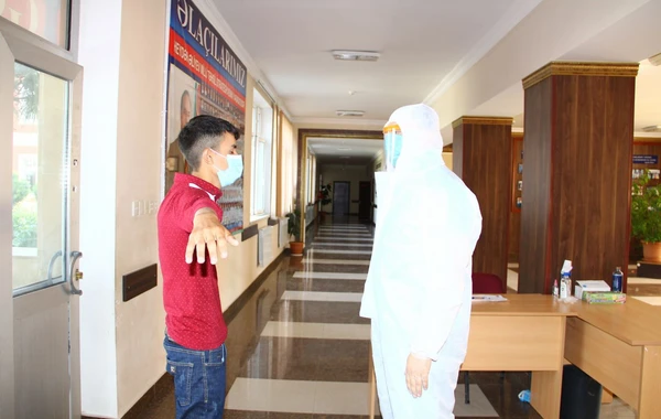 Bu gün keçirilən imtahanlarda qayda pozuntusu olmayıb - FOTO