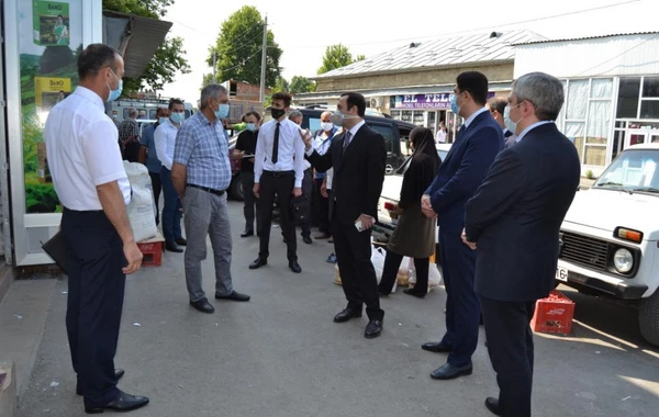 İsmayıllının dövlət strukturlarının rəhbərləri küçələrdə reyd keçirib - FOTO