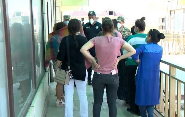 Abşeronda qanunsuz fəaliyyət göstərən dərzi sexi aşkar olunub, 56 nəfər cərimələnib - FOTO