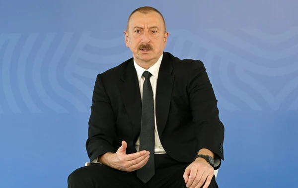 Президент и первая леди на открытии госпиталя модульного типа в Баку - ВИДЕО