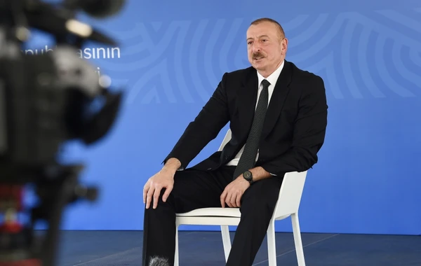 Президент и первая леди на открытии госпиталя модульного типа в Баку - ВИДЕО