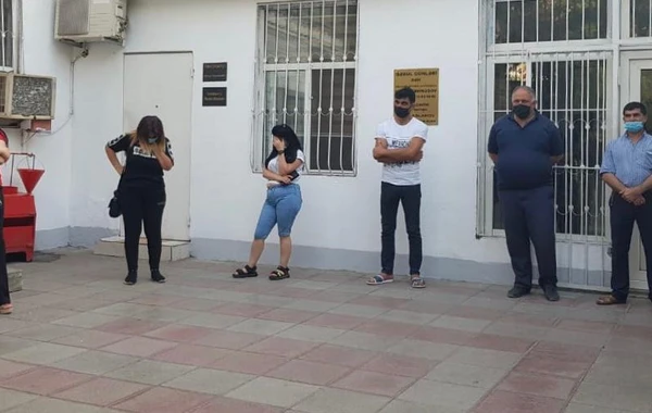 Арендатор чайного дома в Баку оштрафован на 2 000 манатов за нарушение карантина - ФОТО