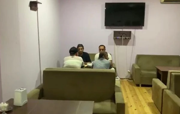Арендатор чайного дома в Баку оштрафован на 2 000 манатов за нарушение карантина - ФОТО
