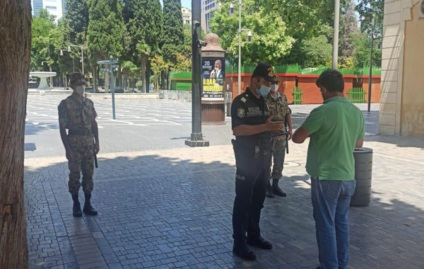 Bakı polisi reyd keçirir - FOTO