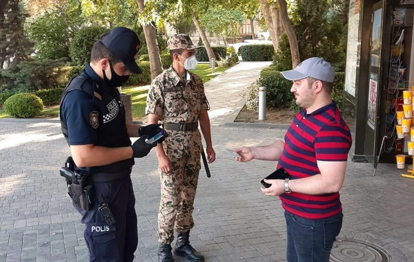 Bakı polisi reyd keçirir - FOTO