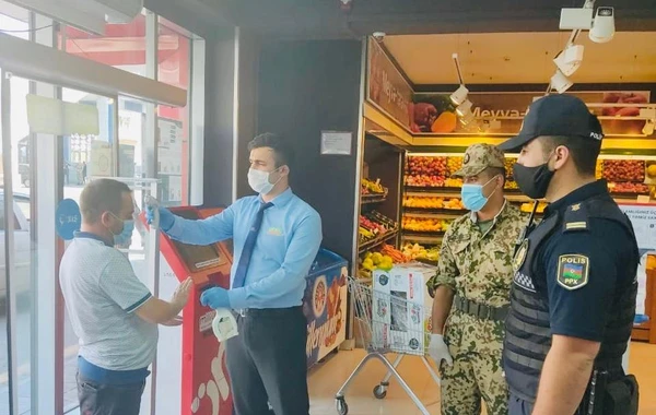 В Баку оштрафовали нарушителей карантина - ФОТО