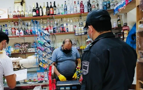 В Баку оштрафовали нарушителей карантина - ФОТО