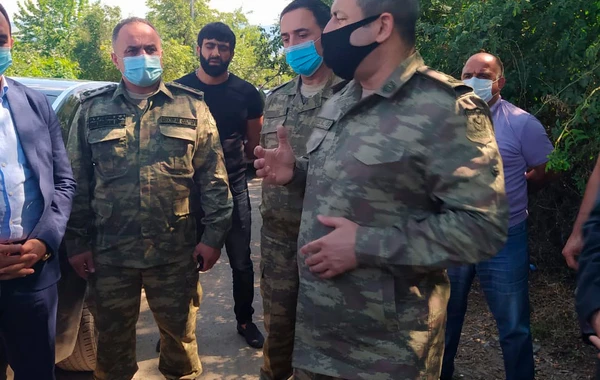 Adil Əliyev: "Bu camaatın qəhrəmanlığına qibtə edirəm" - FOTO