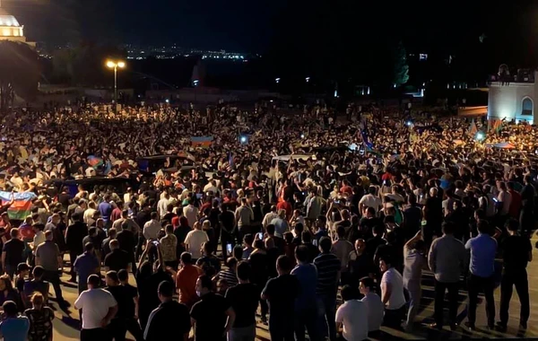 Orduya dəstək yürüşündə nə qədər insan virusa yoluxa bilər? - Həkimin cavabı