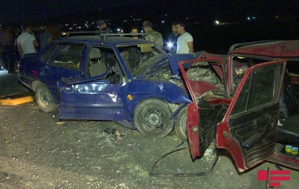 В тяжелом ДТП в Баку погибли 2, получили ранения 4 человека – ФОТО\ВИДЕО