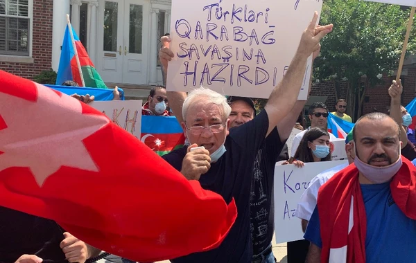 Ermənistanın ABŞ-dakı səfirliyi önündə etiraz aksiyası keçirilib - FOTO