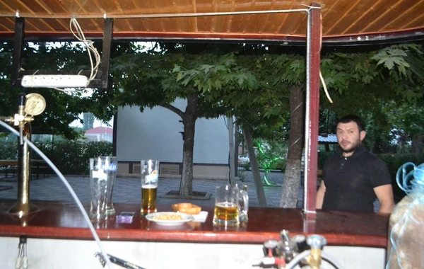 Mingəçevirdə karantini pozan kafe sahibi və müştəriləri cərimələndi - FOTO