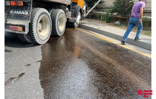 Biləcəridə yük avtomobilləri toqquşub, xəsarət alanlar var - FOTO