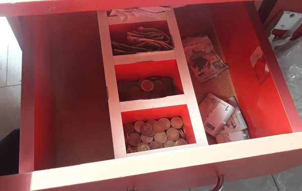 Tovuz sakininin mağazasını yardılar - FOTO