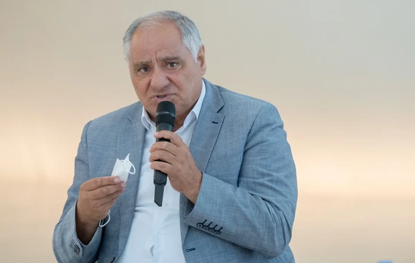 Prezidentin köməkçisi bir sıra ziyalı və ictimai xadimlərlə görüşüb - FOTO