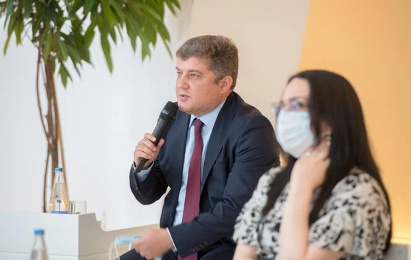 Помощник президента встретился с рядом общественных деятелей и интеллигенции - ФОТО