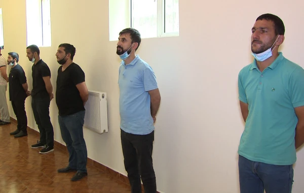 Milli Məclisə qanunsuz girməyə görə daha bir qrup şəxs həbs edildi - VİDEO