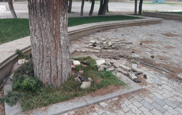 Qəmbər Hüseyinlinin qəbirüstü abidəsi niyə çəpərə alınıb? - FOTO