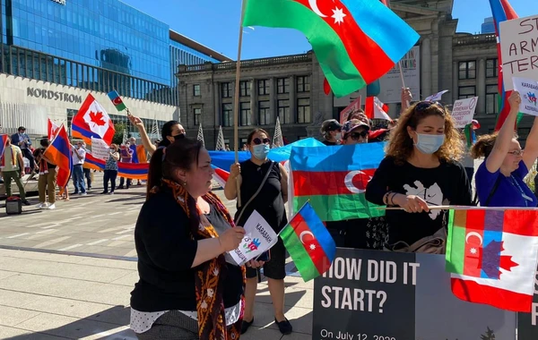 Азербайджанцы в Ванкувере провели акцию протеста против армянской провокации - ФОТО