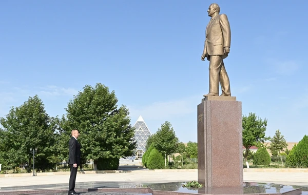 Prezident İlham Əliyev Qobustan rayonuna səfərə gəlib - FOTO