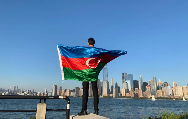Nyu-York səmasında Qarabağ şüarları - FOTO