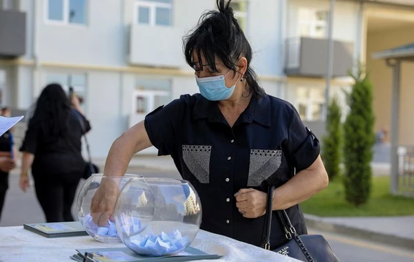 Bakıda şəhid ailələri və Qarabağ müharibəsi əlillərinə mənzillər verilib - FOTO
