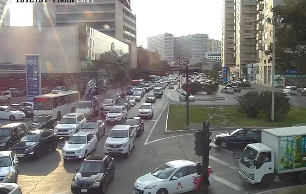 Bakının bəzi küçə və prospektlərində tıxac var - FOTO