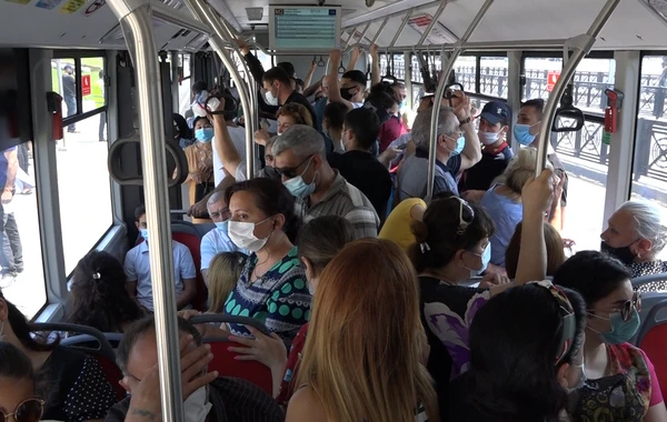 Avtobuslarda yaranan sıxlıq yoluxma hallarını artıracaqmı? - MÖVQE