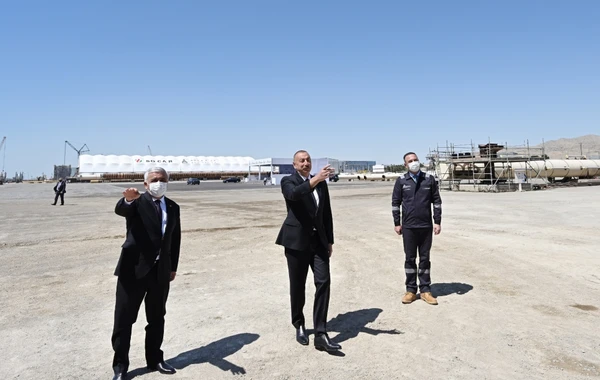 Ильхам Алиев принял участие в церемонии отправки в море опорного блока месторождения "Карабах" - ФОТО