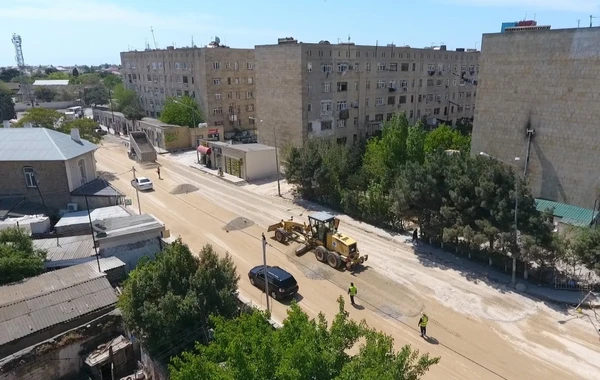 Suraxanıda 18 kilometr yol yenidən qurulur - FOTO