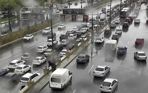 Bu yollarda tıxac var: Avtobuslar gecikir - FOTO