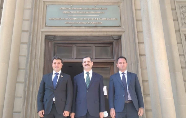Türkiyə səfiri Qarabağın azərbaycanlı icmasının rəhbəri ilə görüşüb