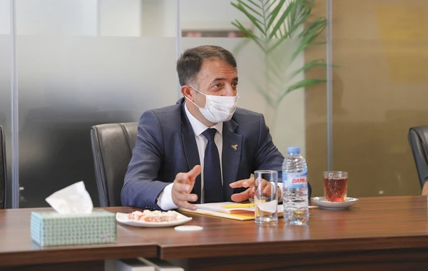 Yelo Bank первым из банков поддержал Ассоциацию пчеловодов - ФОТО