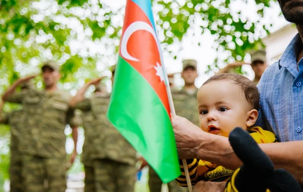 Şəhid övladları "Əsgərə salam" layihəsində