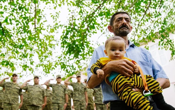 Şəhid övladları "Əsgərə salam" layihəsində