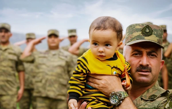 Şəhid övladları "Əsgərə salam" layihəsində