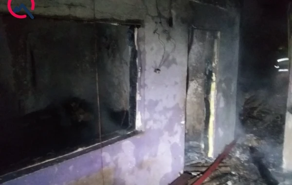 Qax sakini yaşadığı evi yandırdı - FOTO