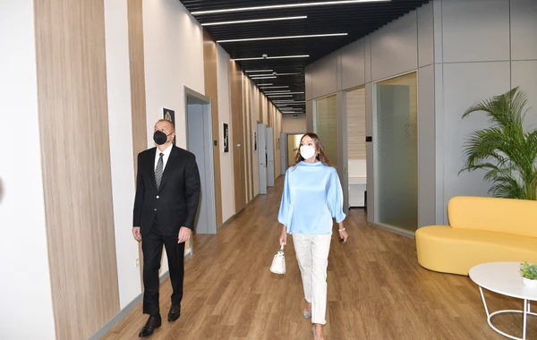 İlham Əliyev və Mehriban Əliyeva Bakıda açılışda