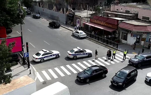 Bakının Həsən Əliyev küçəsindən Azadlıq prospektinə giriş bağlanıb - FOTO