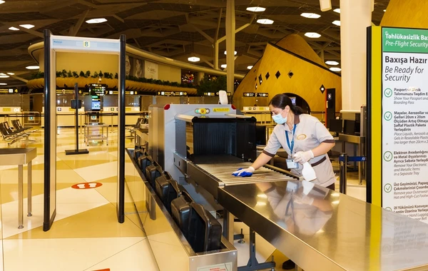 Heydər Əliyev Beynəlxalq Aeroportunda genişmiqyaslı dezinfeksiya işləri aparılıb - FOTO/VİDEO