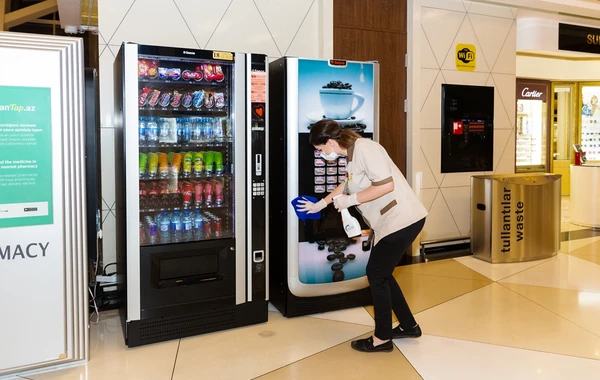 Heydər Əliyev Beynəlxalq Aeroportunda genişmiqyaslı dezinfeksiya işləri aparılıb - FOTO/VİDEO