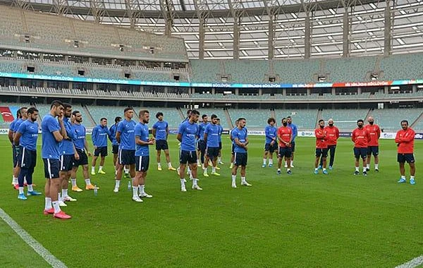 Rövnəq Abdullayev milli komanda ilə görüşüb - FOTO