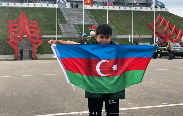 Zakir Həsənov Moskvada Azərbaycan stendinə baxış keçirib
