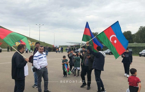 Zakir Həsənov Moskvada Azərbaycan stendinə baxış keçirib