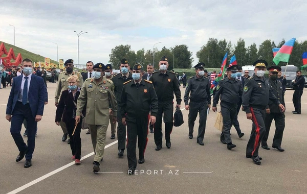 Zakir Həsənov Moskvada Azərbaycan stendinə baxış keçirib