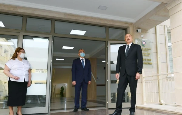 Prezident məktəbin yeni korpusunun açılışında - FOTO