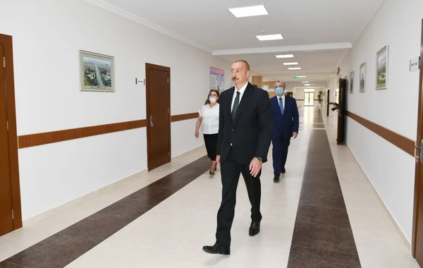 Prezident məktəbin yeni korpusunun açılışında - FOTO