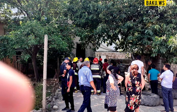 Yataqxananı yandırıb, özünü pəncərədən atmaq istədi – VİDEO