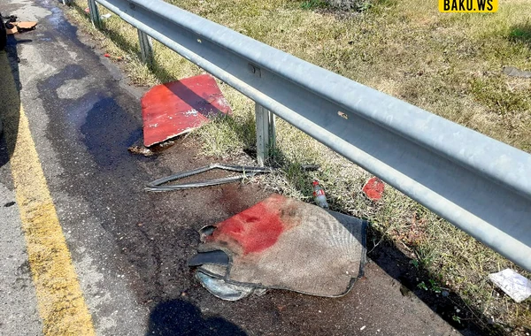 “Azərsu”nun avtomobili qəzaya düşdü - Xəsarət alanlar var - FOTO