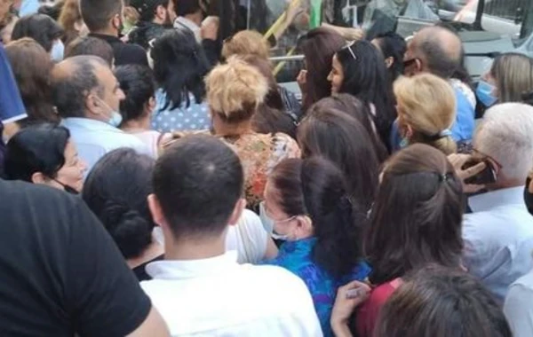 Bakıda avtobuslarda acınacaqlı vəziyyət: Nə sosial məsafə var, nə maska - FOTO